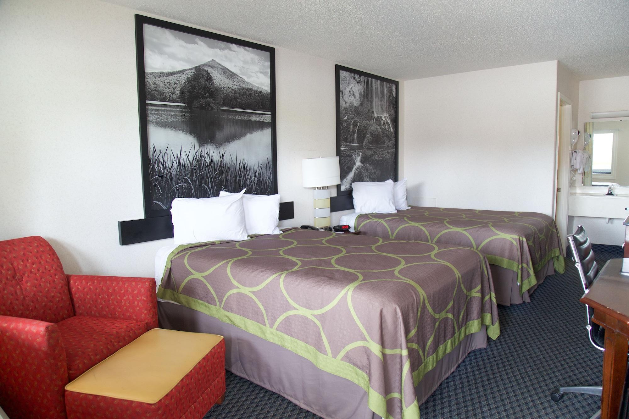 Super 8 By Wyndham Christiansburg Motel Bagian luar foto