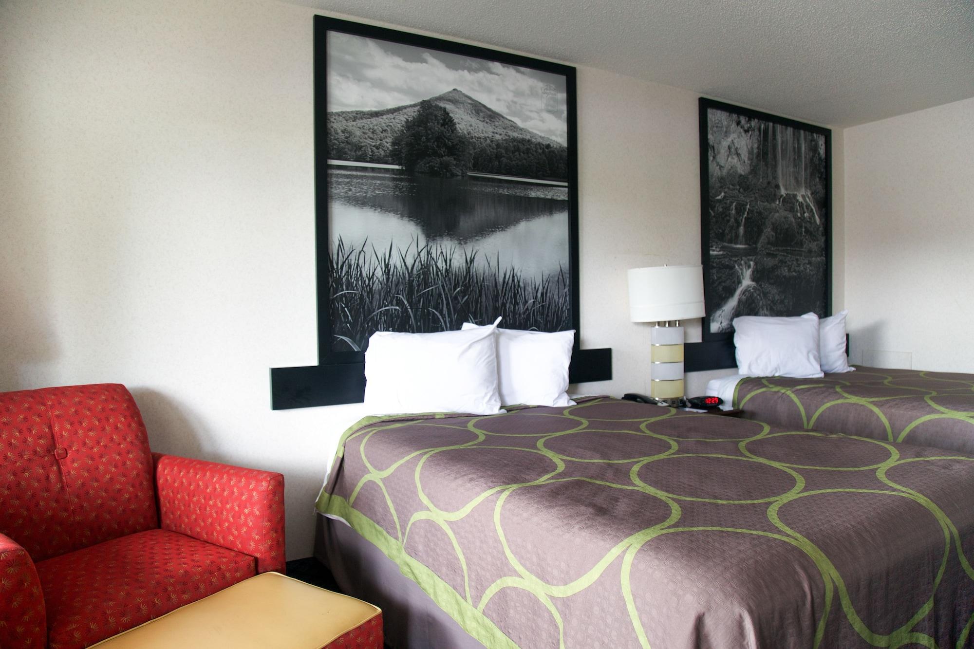 Super 8 By Wyndham Christiansburg Motel Bagian luar foto