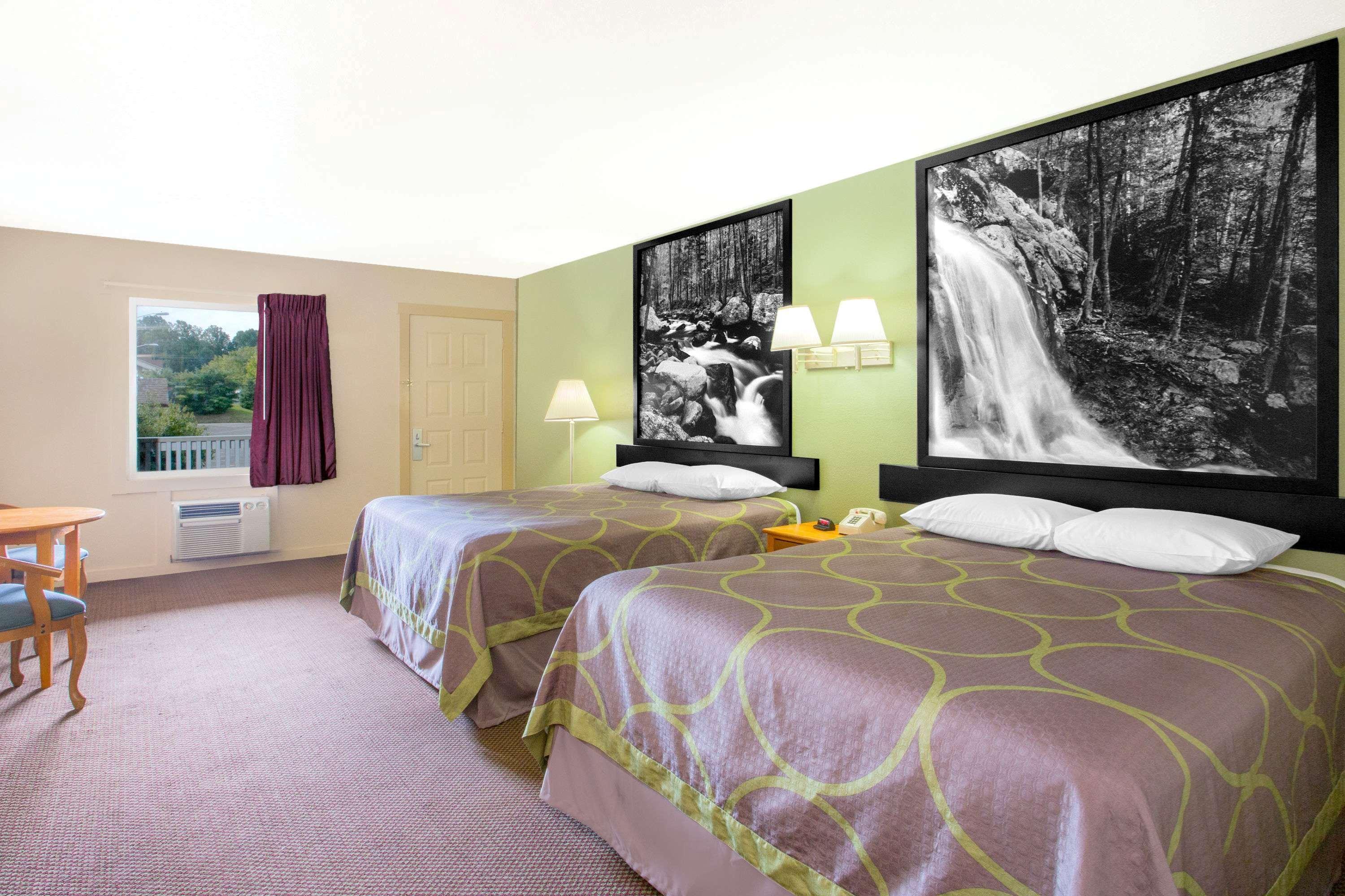 Super 8 By Wyndham Christiansburg Motel Bagian luar foto