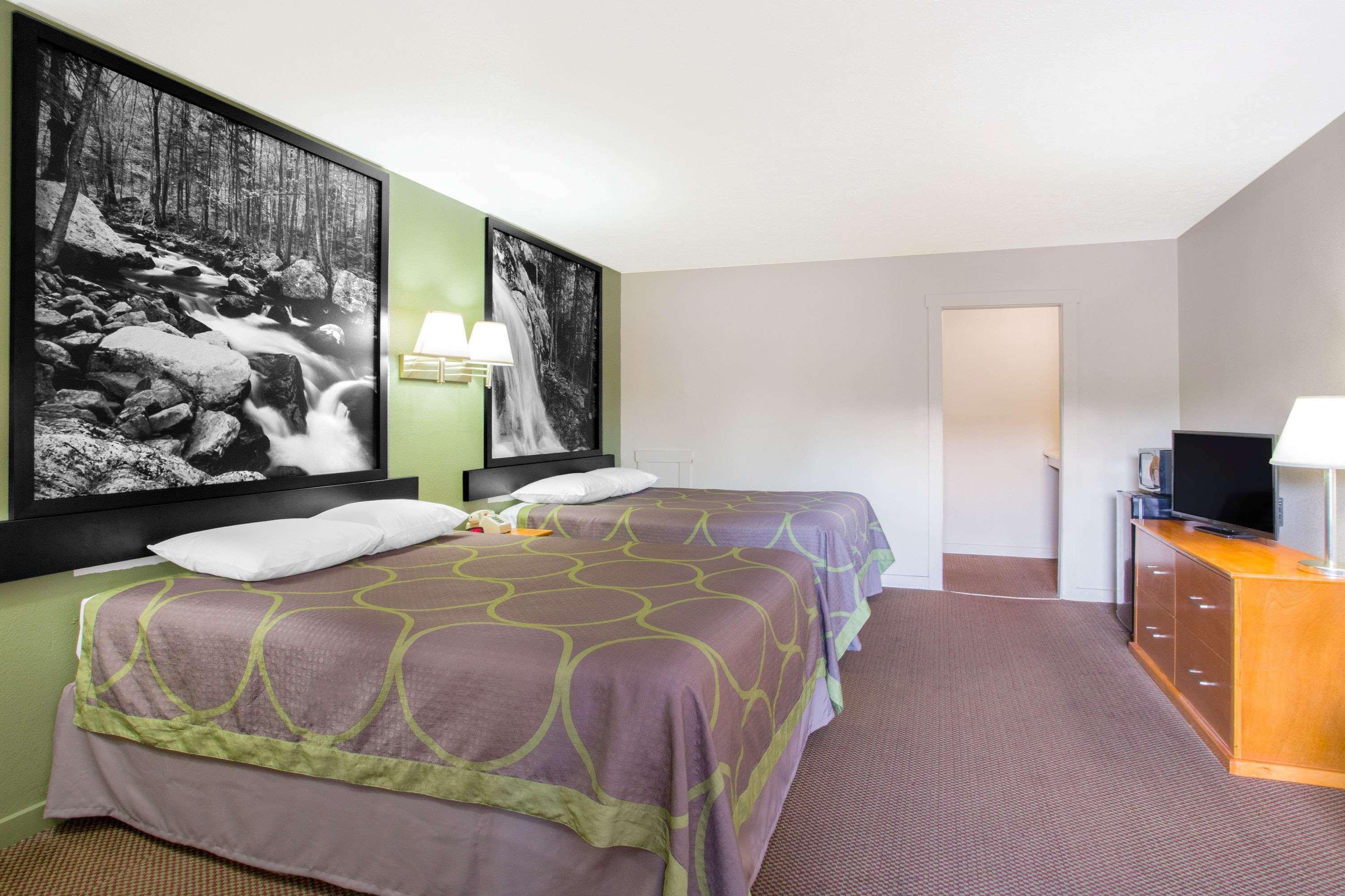 Super 8 By Wyndham Christiansburg Motel Bagian luar foto