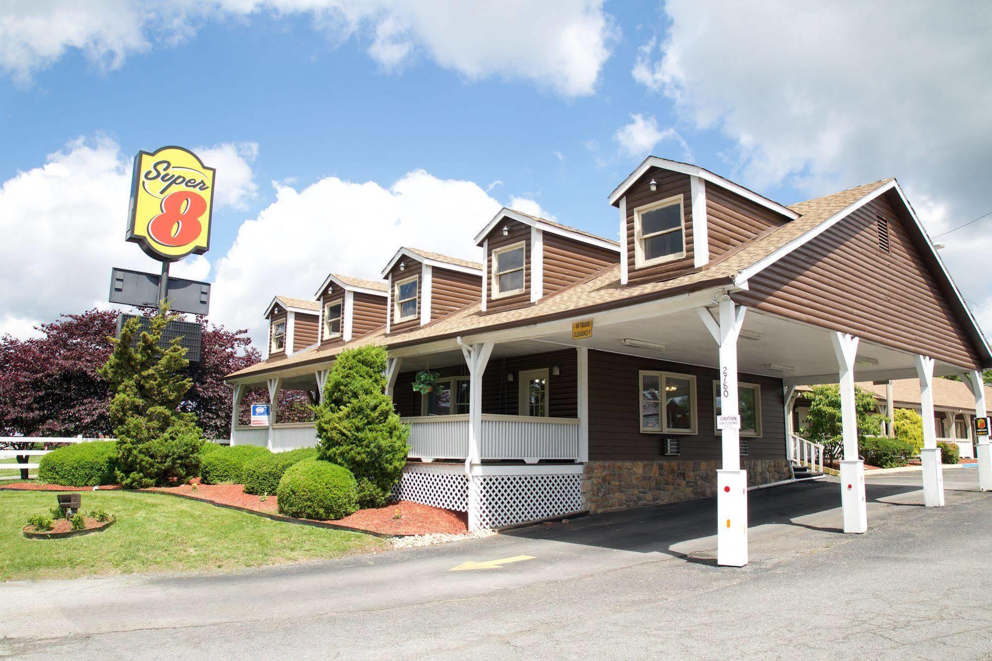 Super 8 By Wyndham Christiansburg Motel Bagian luar foto